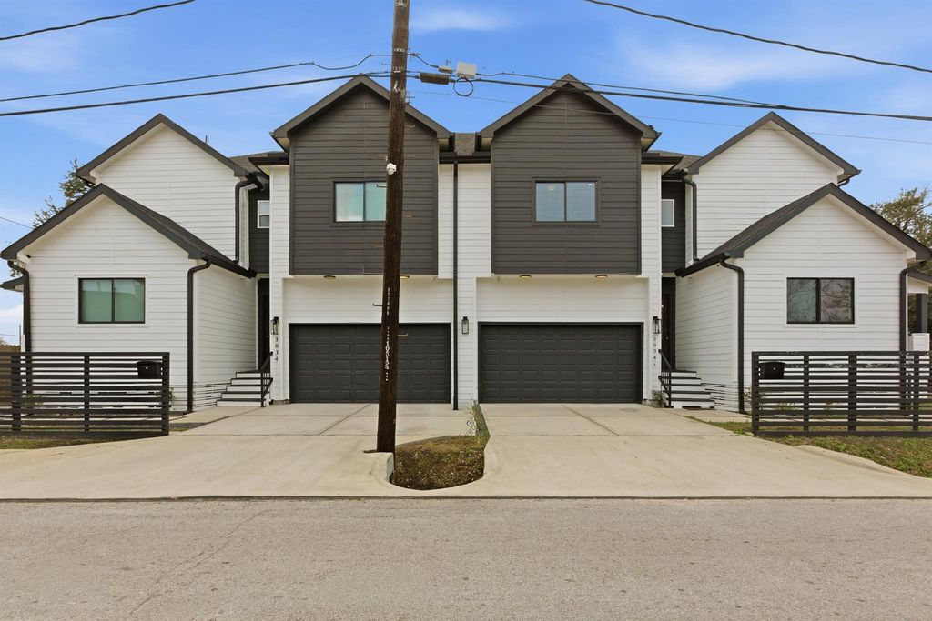 3034 Wayne Street A-B, Houston, TX 77026
