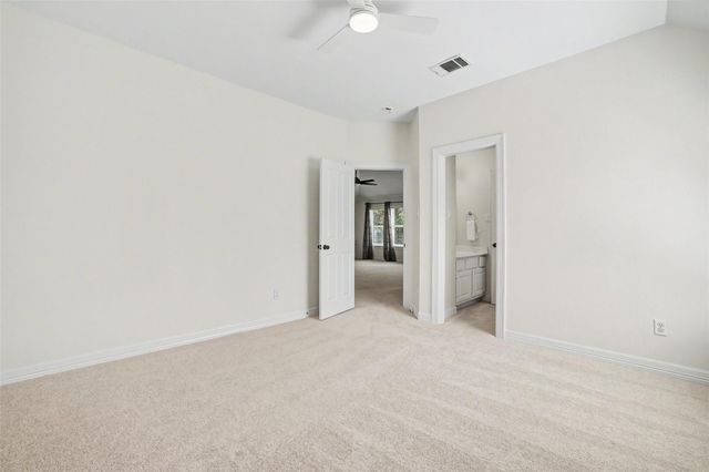124 Hazeltine DR, Georgetown, TX 78628