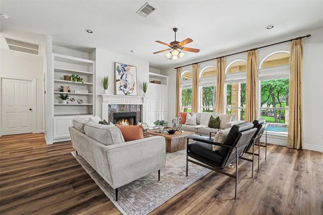 124 Hazeltine DR, Georgetown, TX 78628
