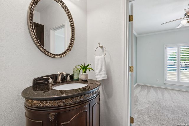 108 Agarita Ct., Boerne, TX 78006