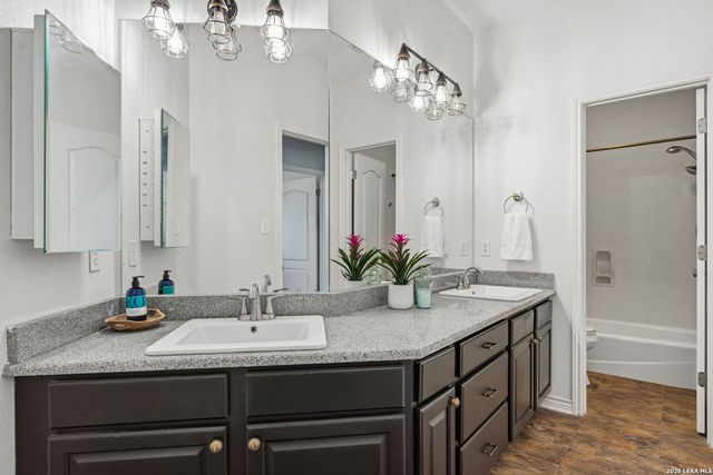 108 Agarita Ct., Boerne, TX 78006