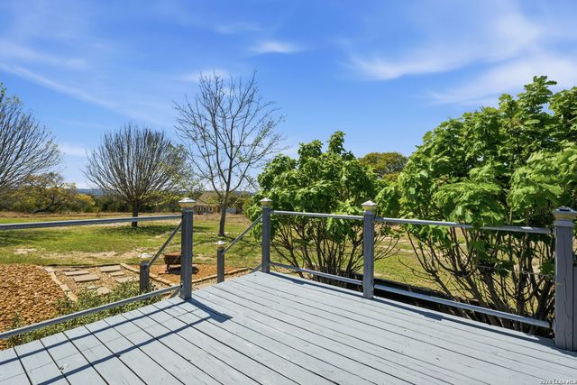 108 Agarita Ct., Boerne, TX 78006