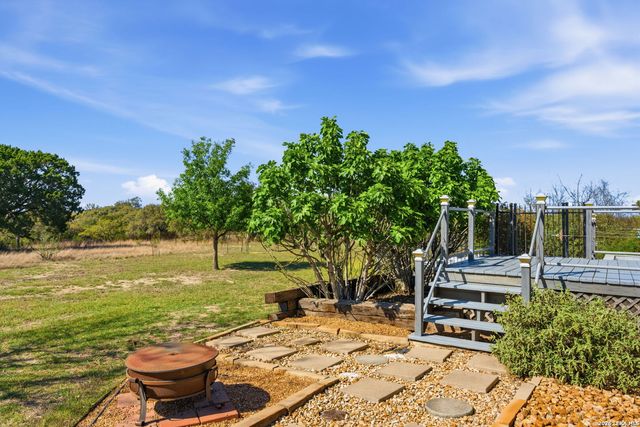 108 Agarita Ct., Boerne, TX 78006