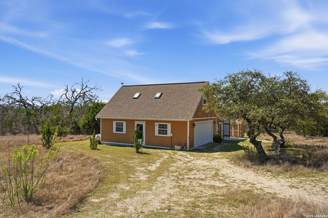 108 Agarita Ct., Boerne, TX 78006