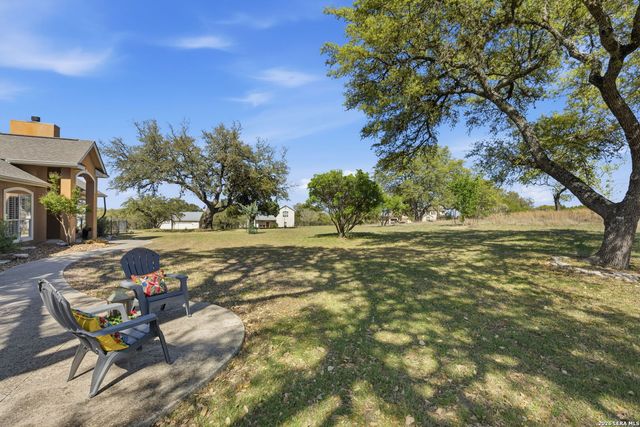 108 Agarita Ct., Boerne, TX 78006