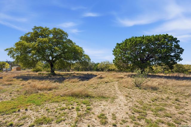 108 Agarita Ct., Boerne, TX 78006