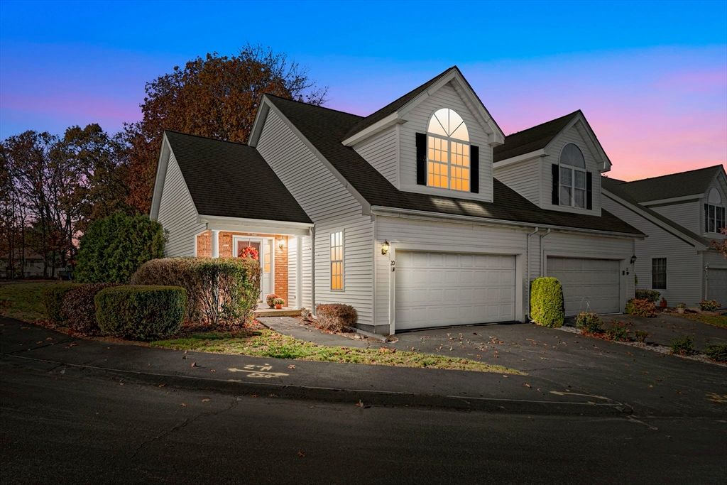 20 Nature View Dr 20, Uxbridge, MA 01569