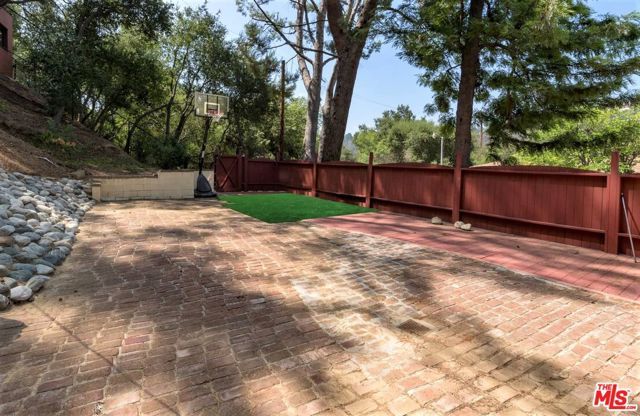 2462 NALIN Drive, Los Angeles, CA 90077