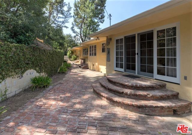 2462 NALIN Drive, Los Angeles, CA 90077