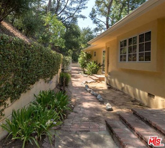 2462 NALIN Drive, Los Angeles, CA 90077