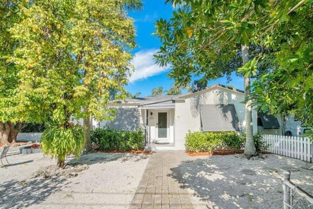 11 SW 4th Street, Delray Beach, FL 33444