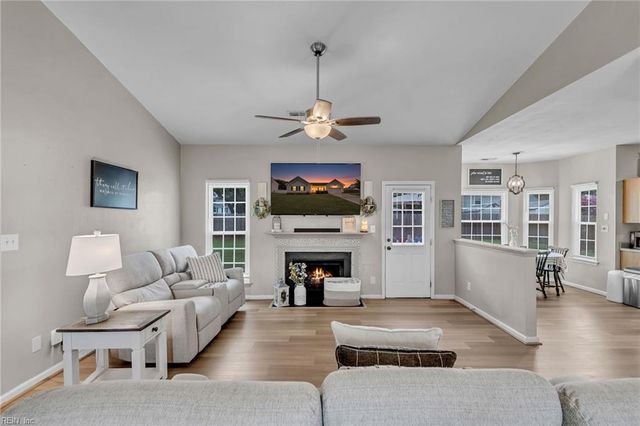 102 Ruby CT, Suffolk, VA 23434