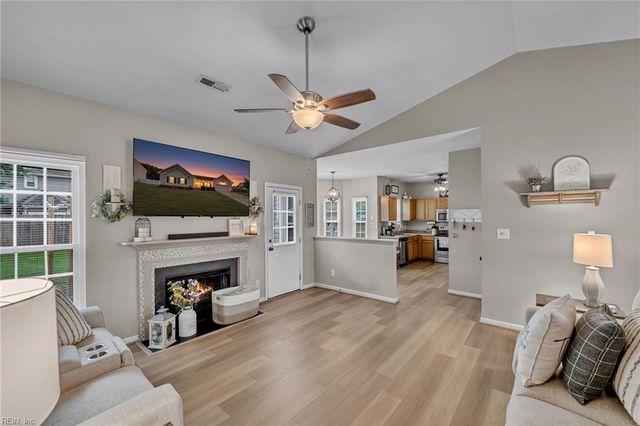 102 Ruby CT, Suffolk, VA 23434