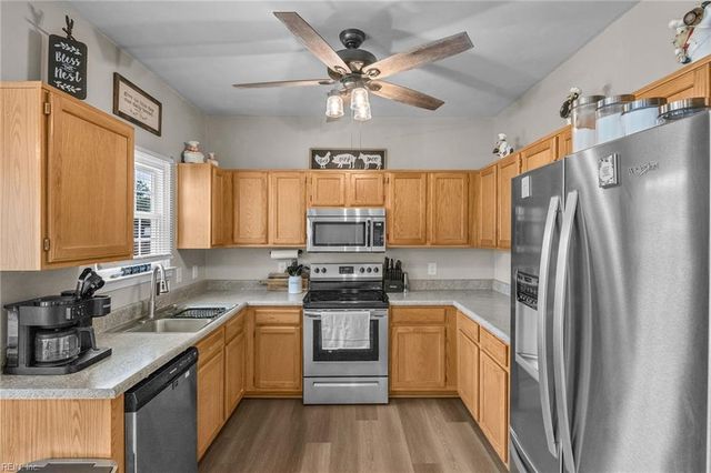102 Ruby CT, Suffolk, VA 23434