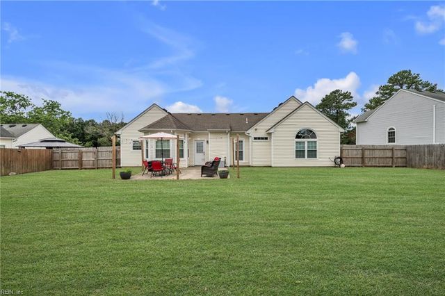 102 Ruby CT, Suffolk, VA 23434