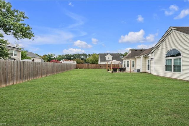 102 Ruby CT, Suffolk, VA 23434