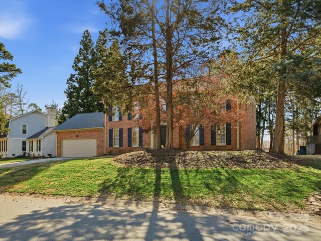 9218 Deerpark Lane, Charlotte, NC 28277