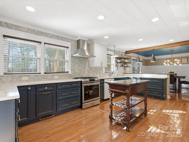 9218 Deerpark Lane, Charlotte, NC 28277