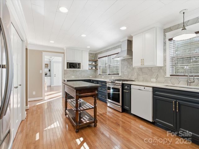 9218 Deerpark Lane, Charlotte, NC 28277