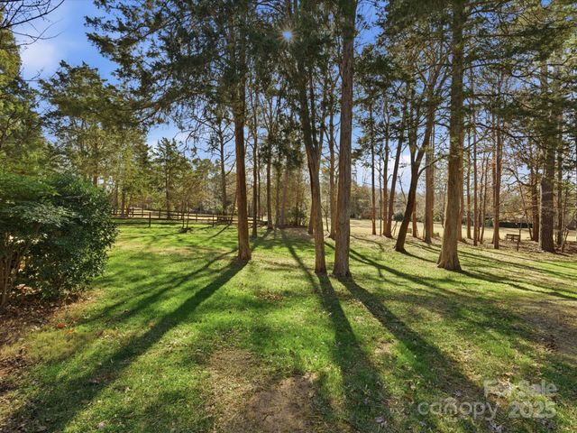 9218 Deerpark Lane, Charlotte, NC 28277