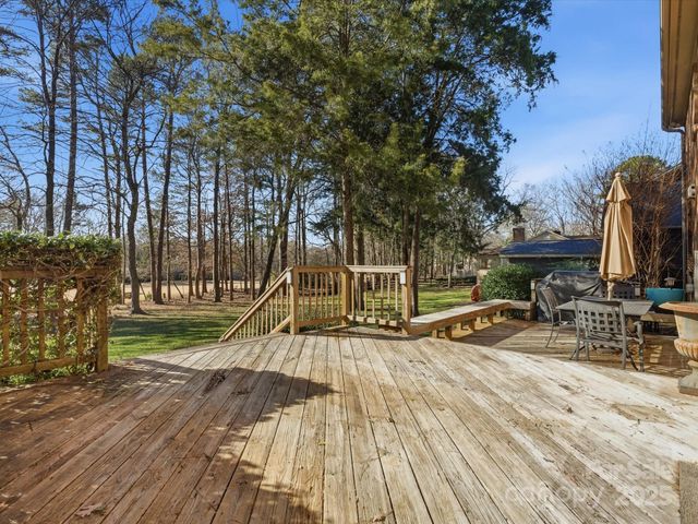 9218 Deerpark Lane, Charlotte, NC 28277