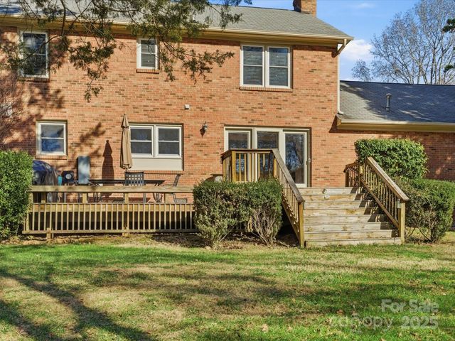 9218 Deerpark Lane, Charlotte, NC 28277