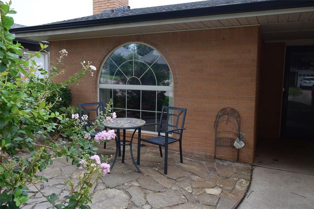 3649 Sunvalley Drive, Midwest City, OK 73110