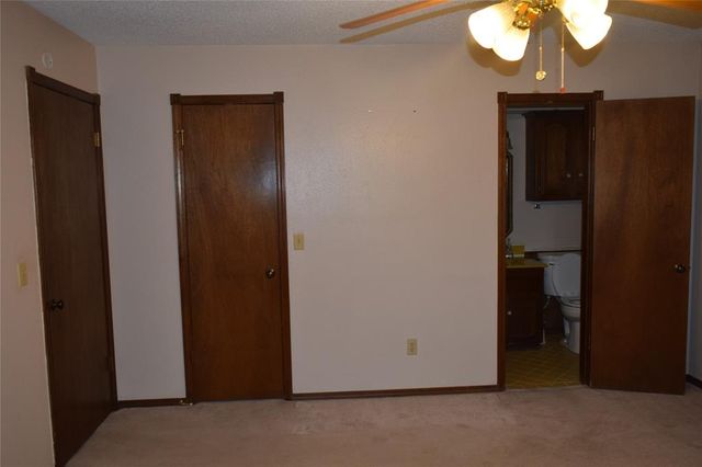 3649 Sunvalley Drive, Midwest City, OK 73110