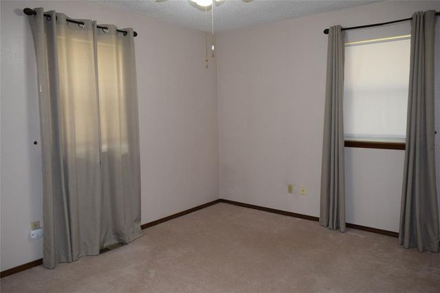 3649 Sunvalley Drive, Midwest City, OK 73110