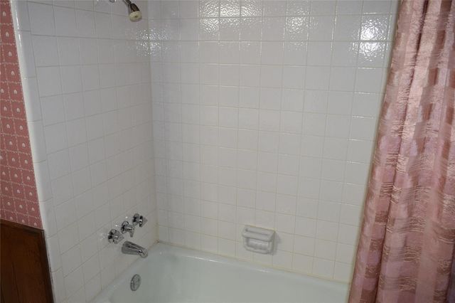 3649 Sunvalley Drive, Midwest City, OK 73110