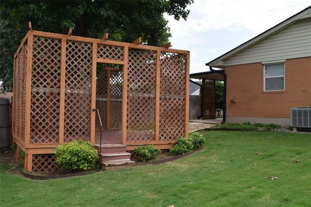 3649 Sunvalley Drive, Midwest City, OK 73110