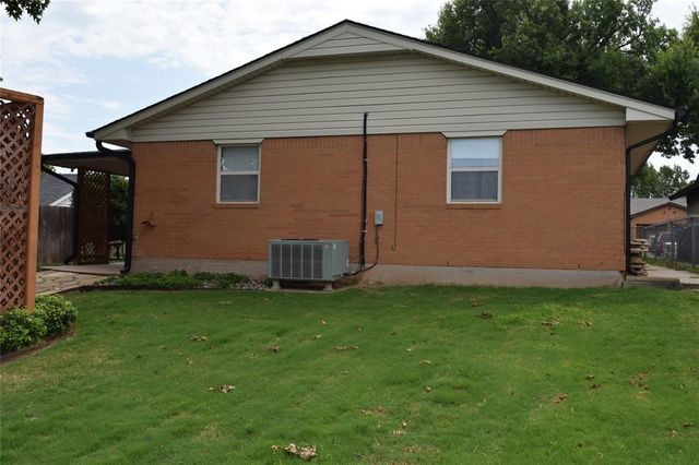 3649 Sunvalley Drive, Midwest City, OK 73110