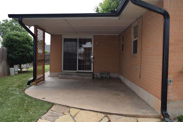 3649 Sunvalley Drive, Midwest City, OK 73110
