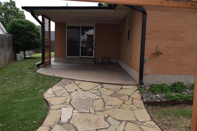 3649 Sunvalley Drive, Midwest City, OK 73110
