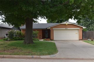 3649 Sunvalley Drive, Midwest City, OK 73110