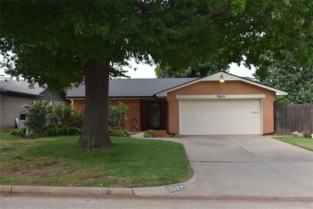 3649 Sunvalley Drive, Midwest City, OK 73110