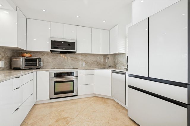 215 N Birch Road A2, Fort Lauderdale, FL 33304