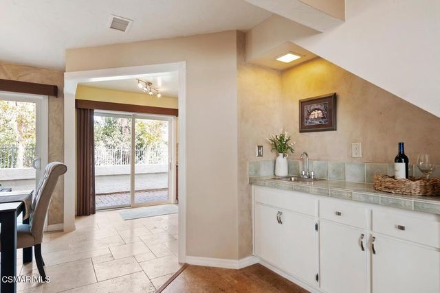 1425 Calle Lozano, Camarillo, CA 93012