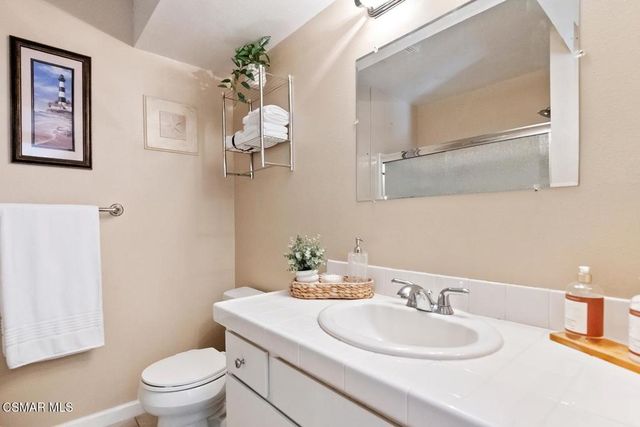 1425 Calle Lozano, Camarillo, CA 93012
