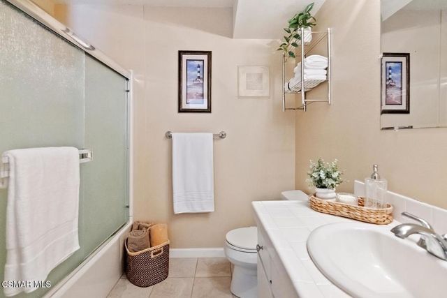 1425 Calle Lozano, Camarillo, CA 93012