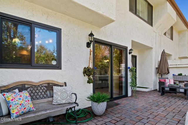 1425 Calle Lozano, Camarillo, CA 93012