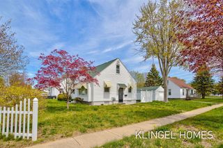 2756 Liberty Road, Norton Shores, MI 49441