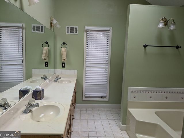 1955 Lakewood Trace, Grayson, GA 30017