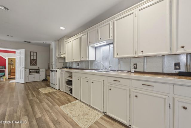 310 E Branche Street, Rayne, LA 70578