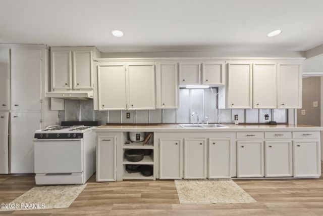 310 E Branche Street, Rayne, LA 70578