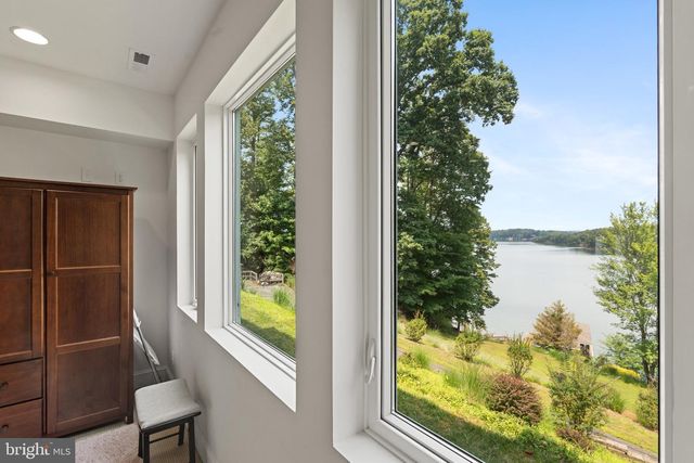 174 VIRGINIA KEY TRL, Union Hall, VA 24176