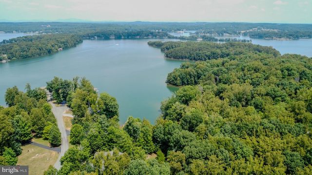 174 VIRGINIA KEY TRL, Union Hall, VA 24176