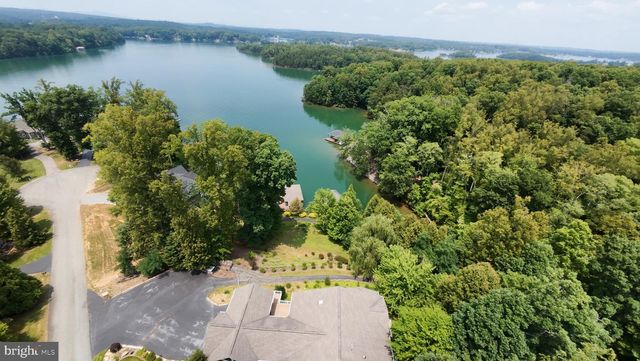 174 VIRGINIA KEY TRL, Union Hall, VA 24176