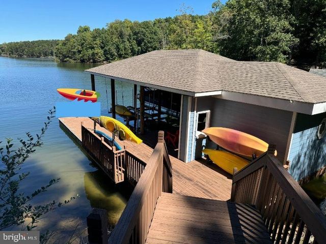 174 VIRGINIA KEY TRL, Union Hall, VA 24176