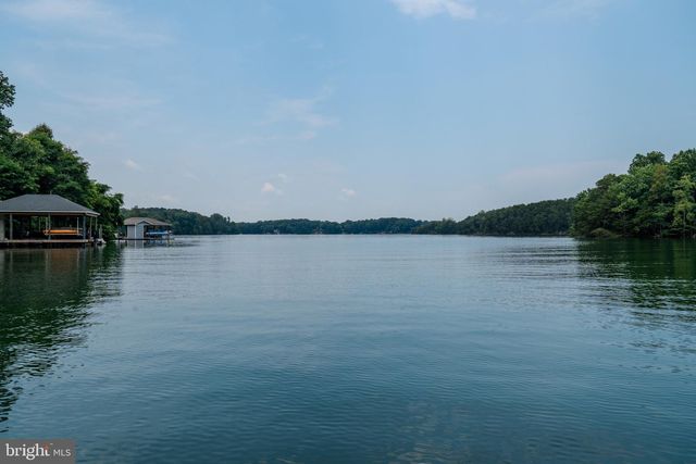 174 VIRGINIA KEY TRL, Union Hall, VA 24176